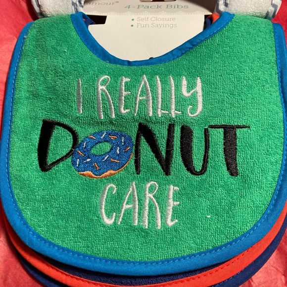 4 pack bibs self closure fun different sayings new 0+months nice gift - Picture 3 of 5